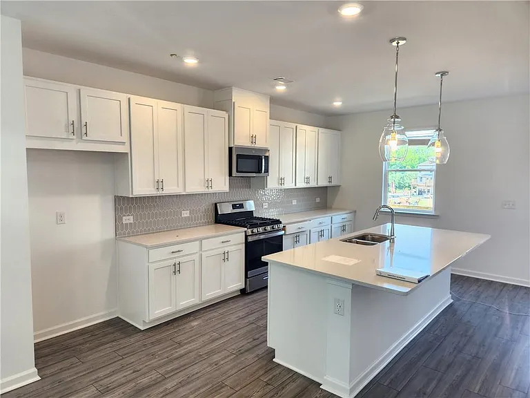 101 Holt Ln — Photo 14