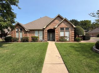 2865 Oak Creek Dr, Paris, TX 75462