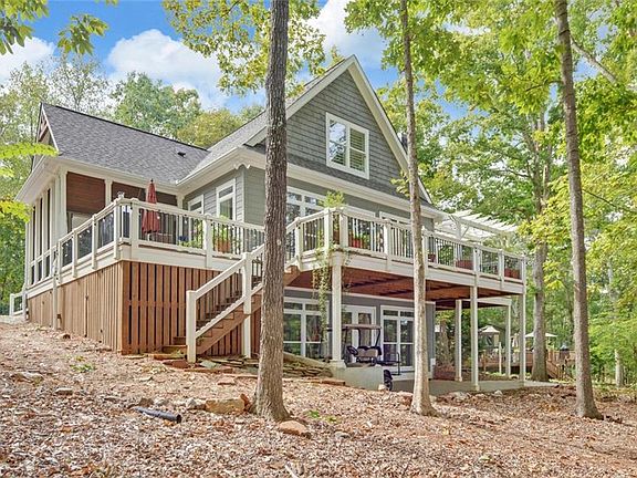 2nd image of 555 Arrowhead Dr
