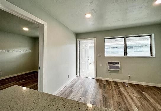 1st image of 711 SW 5th St #0
