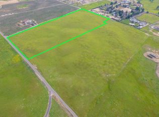 2 Biglione Dr, Clovis, CA 93619