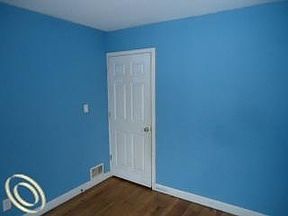 4th image of 26039 Pennie St