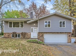 4405 Urbandale Ct N, Plymouth, MN 55446