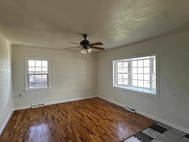 4747 S Acoma St — Photo 4