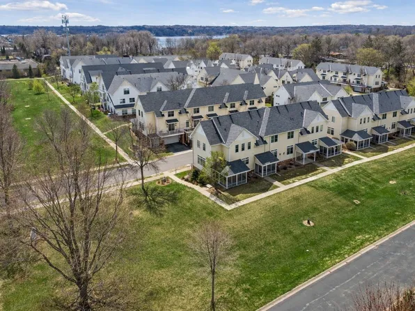 2144 Village Trl, Mound, MN 55364