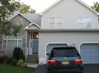 5 Shepherd Way, Kendall Park, NJ 08824