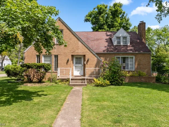 1091 Glenwood Dr, Alliance, OH 44601