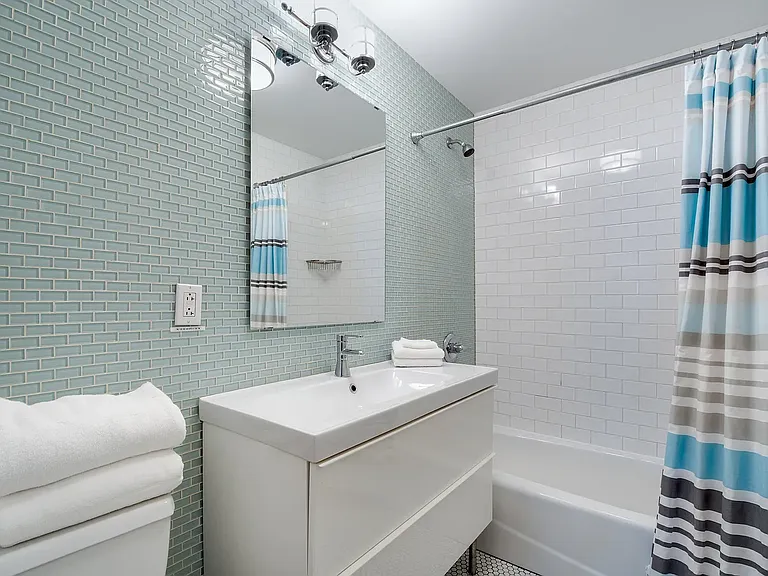 347 W 51st St #1 — Photo 7