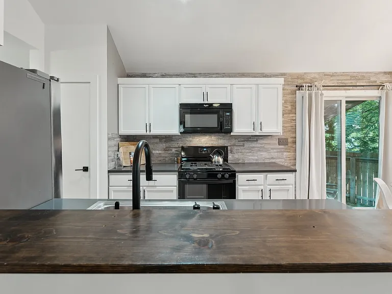 1620 Rosewood Ct — Photo 14