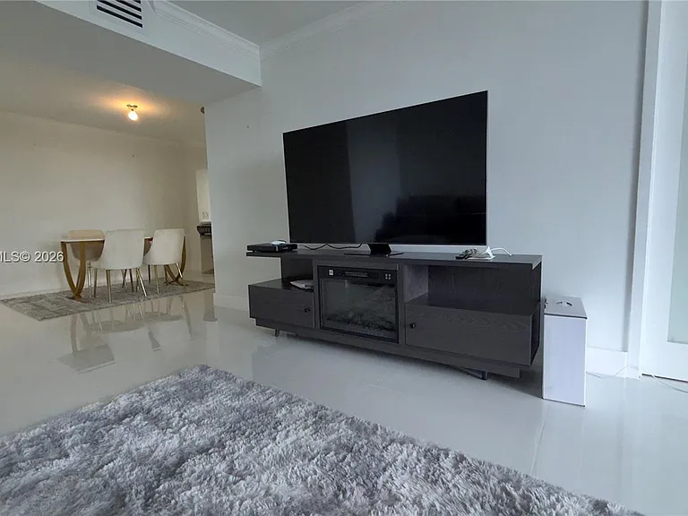 2333 Brickell Ave #614 — Photo 16