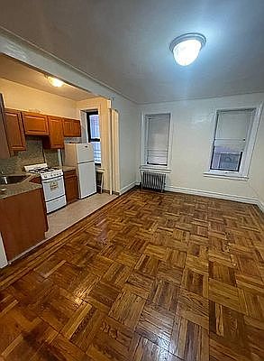 2nd image of 3060 Ocean Ave #77