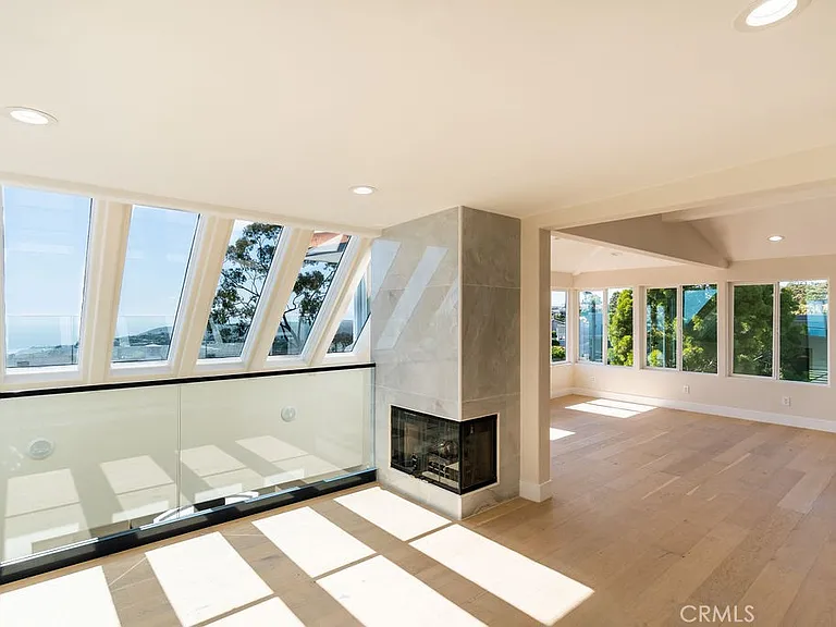 2850 Zell Dr — Photo 40