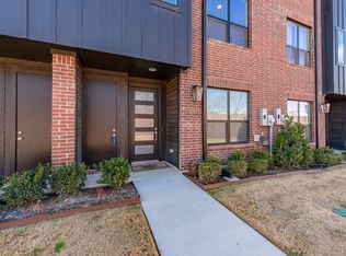 2828 Addison Park Ln, Fort Worth, TX 76110