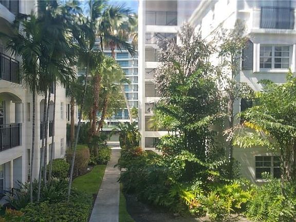 2nd image of 3255 NE 184th St APT 12216