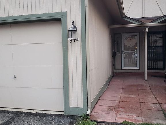 3rd image of 914 S Yukon St