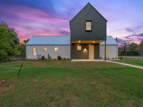 420 S Brazos St, Lockhart, TX 78644