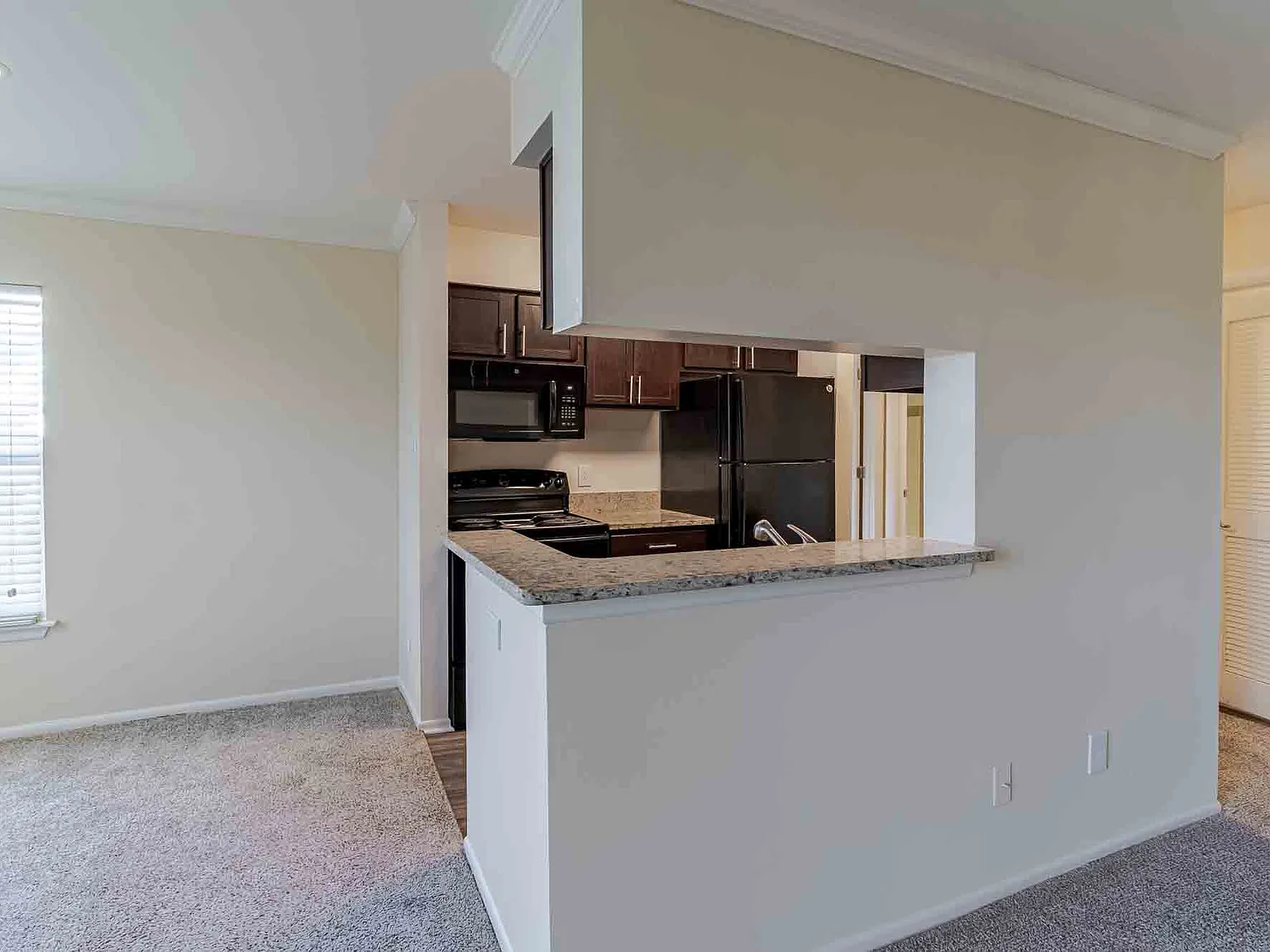 Reflections Apartments — Photo 4