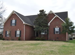 819 Betsy Ross Dr, Murfreesboro, TN 37129