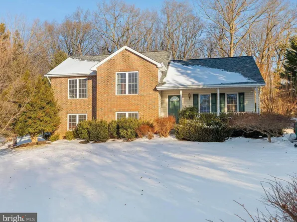909 Lorraine Dr, Finksburg, MD 21048