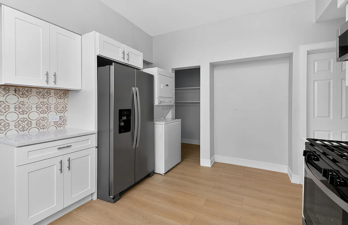 Building Photo - 5400 W 23rd St #2