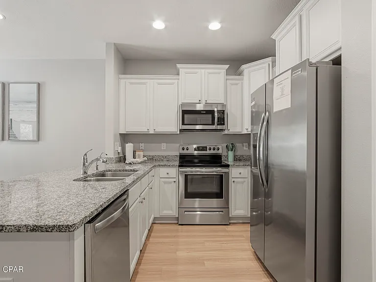 1883 Pointe Dr — Photo 7