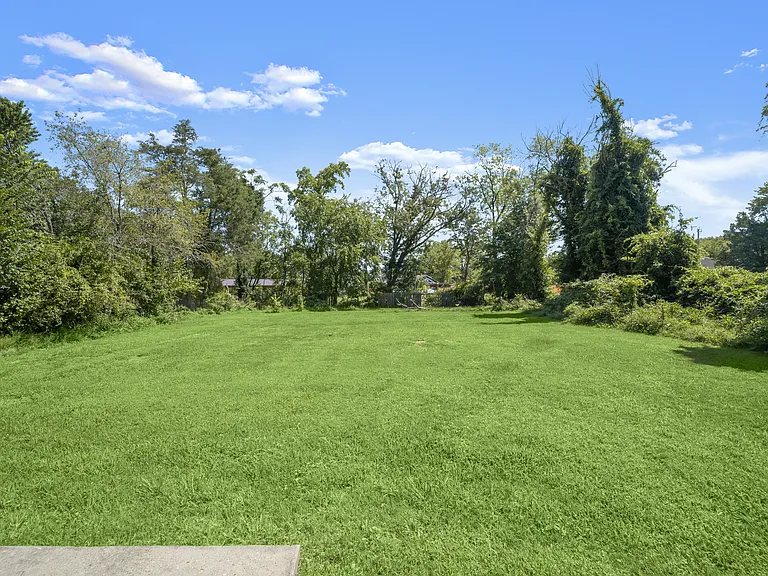 7520 Burgess Ln — Photo 9