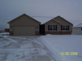 1992 Golden Bell Dr, Green Bay, WI 54313
