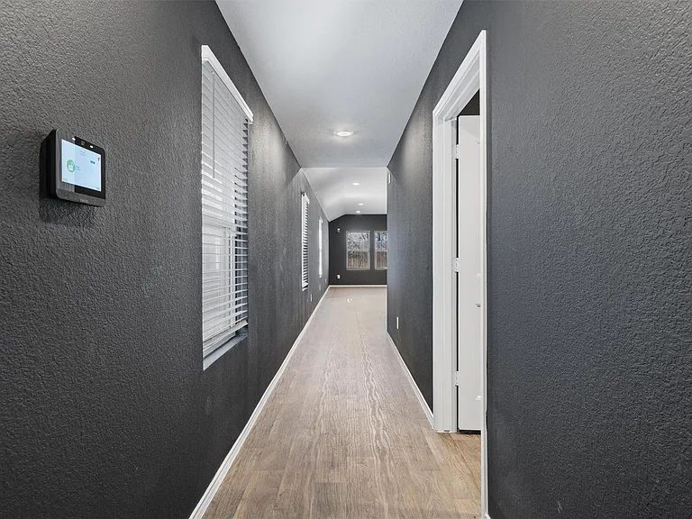 352 Sickle Loop — Photo 7