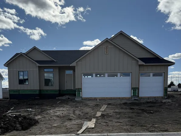 3212 N Bedford Ct, Wichita, KS 67206