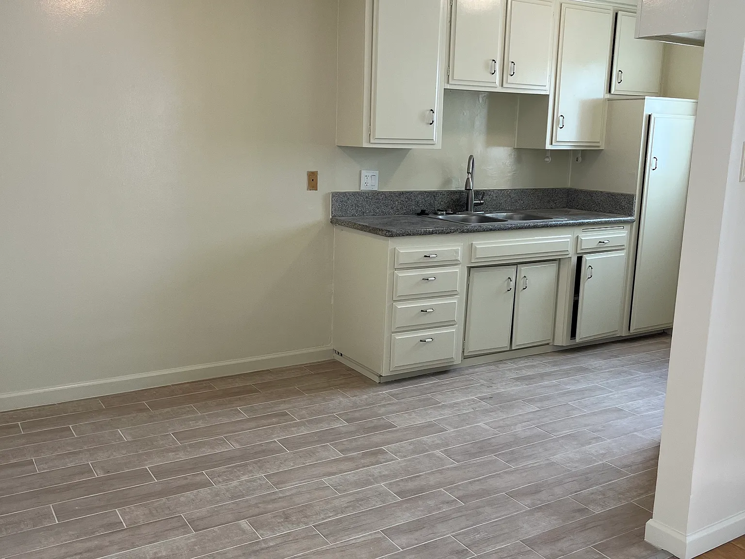 2 bed, 900 sqft, $2,695 — Photo 4