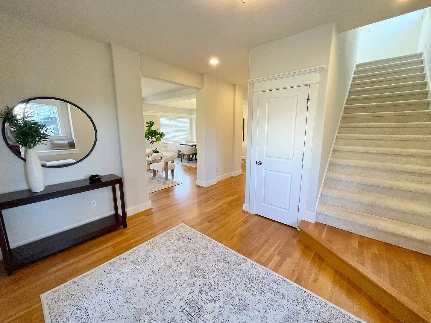 Maple Leaf 4-Bed Craftsman — Photo 3
