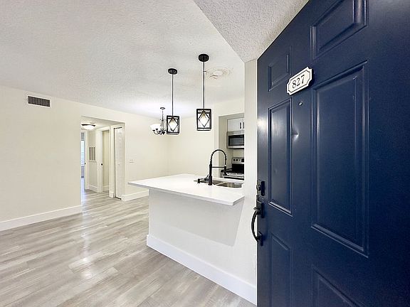 3rd image of 5140 Conroy Rd APT 827