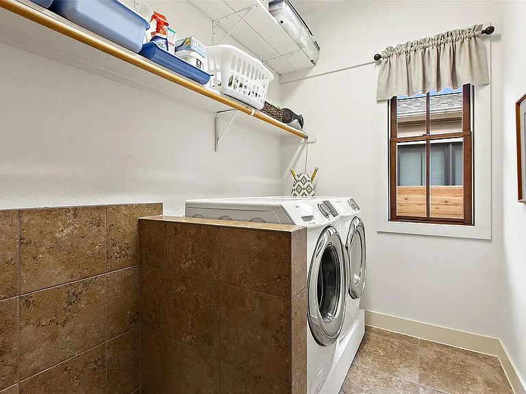 2516 Tom Miller St — Photo 23