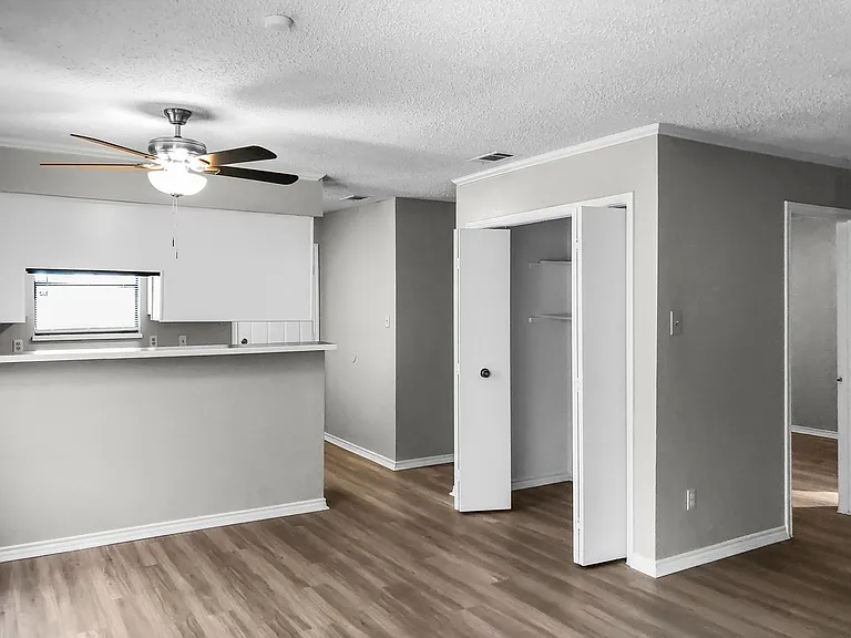 1112 Valley View St — Photo 39