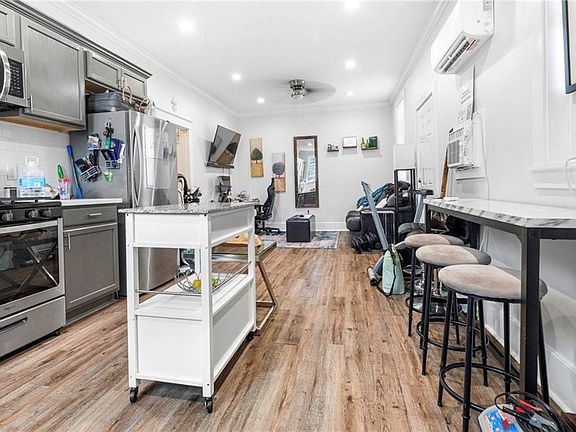 2nd image of 411 Nursery Ave