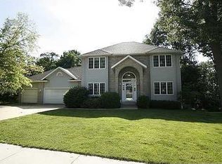 3415 Riverbend Dr NE, Cedar Rapids, IA 52411