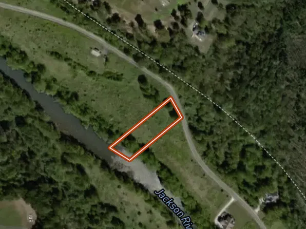 29 Elwood Dr, Hot Springs, VA 24445