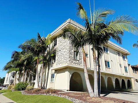 Just 2 blocks from Crown Point Beach!!