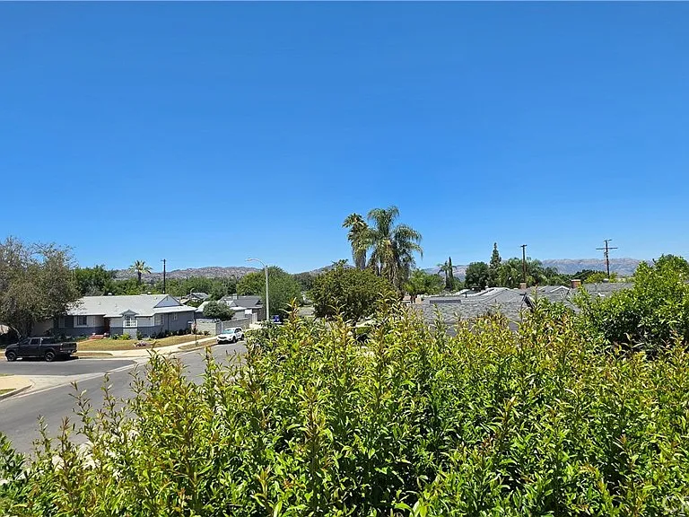 6518 Royer — Photo 4