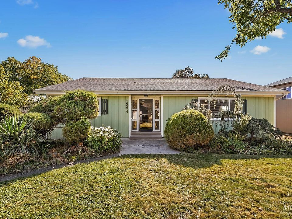 1st image of 1344 Hemlock Ave