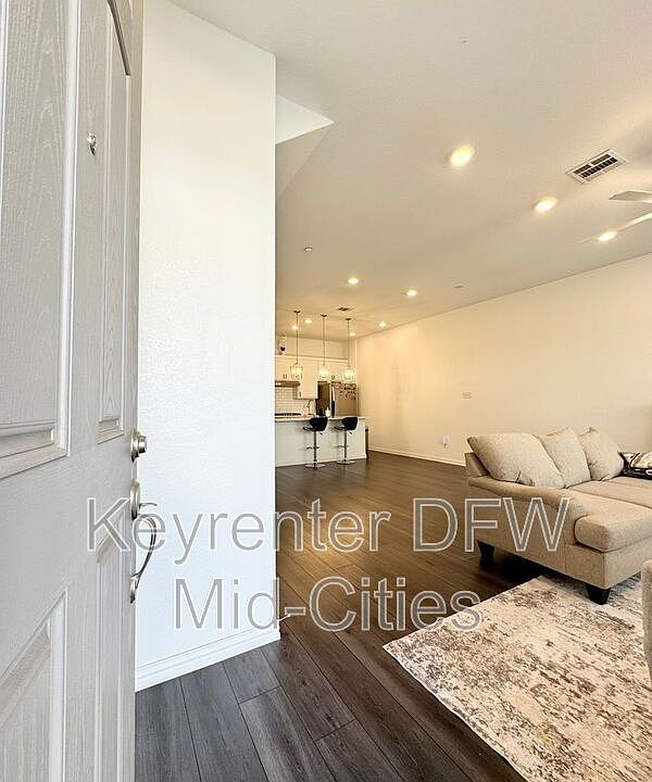 1st image of 9927 Tolbert St