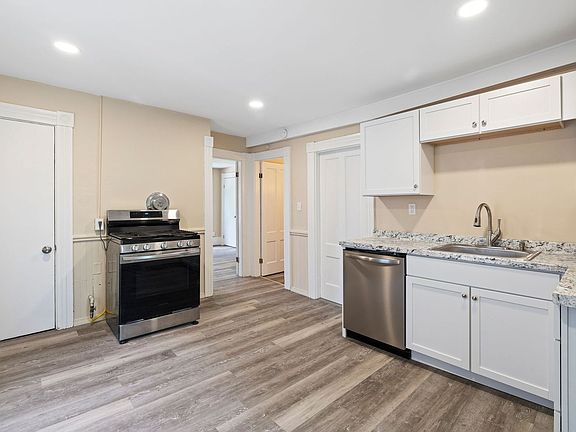 4th image of 108 Dartmouth St #2