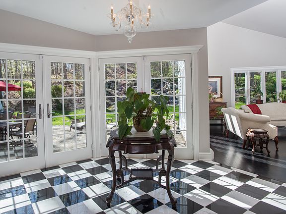 291 Chestnut Hill Road