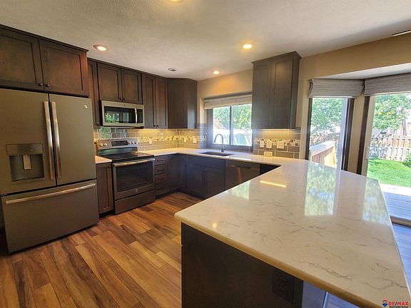5th image of 2136 Ashwood Ave