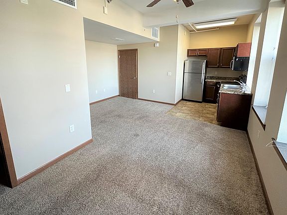 5th image of 214 Kline St S #1