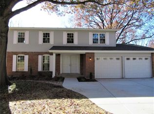 3 Silveroak Dr, Ballwin, MO 63021