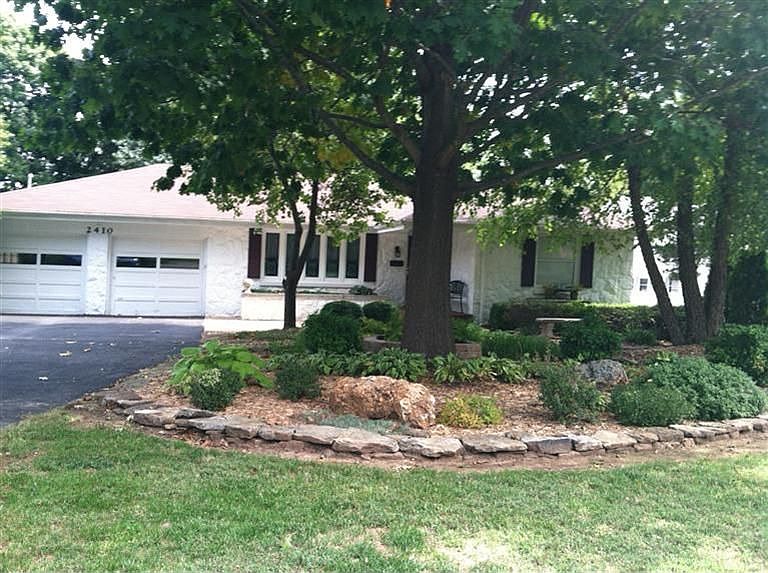 2nd image of 2410 S Wallis Smith Blvd