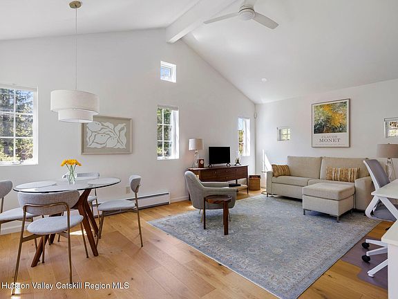 3rd image of 555 Mountain View Avenue