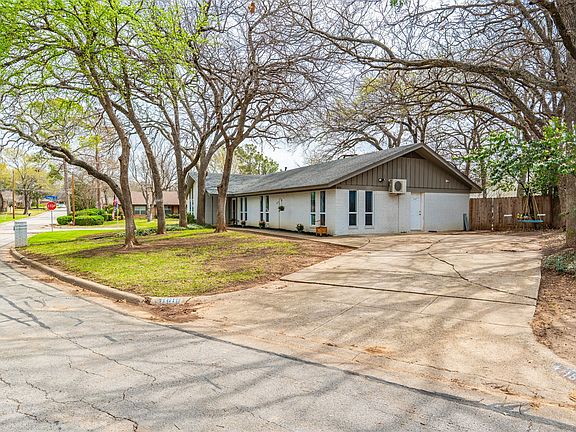 4th image of 1819 W Cedar Elm Dr