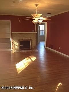 2nd image of 2125 Larchmont Rd